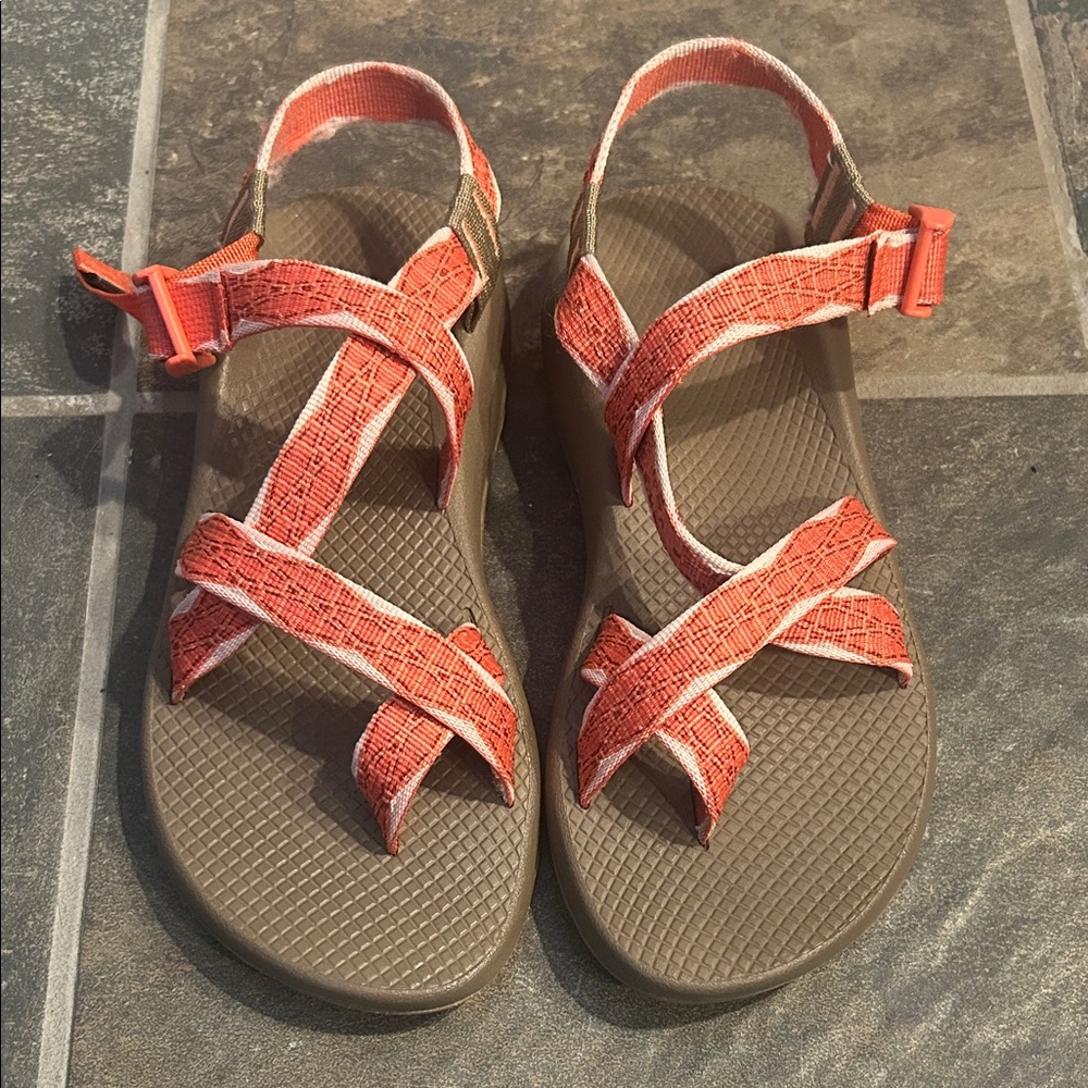 NEW Womens Chacos Sandals Swell Peach sz9